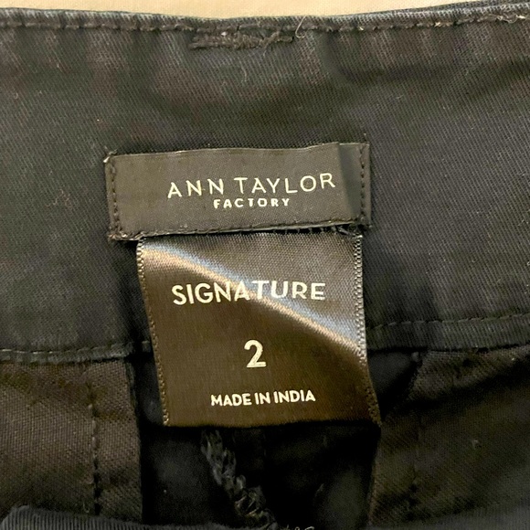 ANNE TAYLOR Factory Shorts - Black - Size 2 - Picture 3 of 3